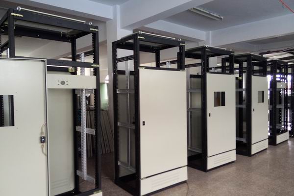 玉屏配电柜-3683厂家配电柜检修需要注意的